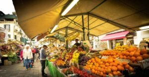 Što mislite koje voće Hrvati najviše kupuju? Jabuke, kruške, mandarine...? Niste u pravu - ovo su baš zanimljivi podaci, fotografija