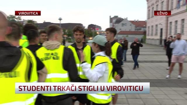 Neobičan susret: I Severina svečano dočakala srpske studente u Virovitici, fotografija