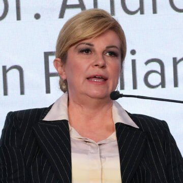 Kolindi cvjeta privatni biznis: Zarađuje sve više od savjetovanja – Jakov otvorio obrt