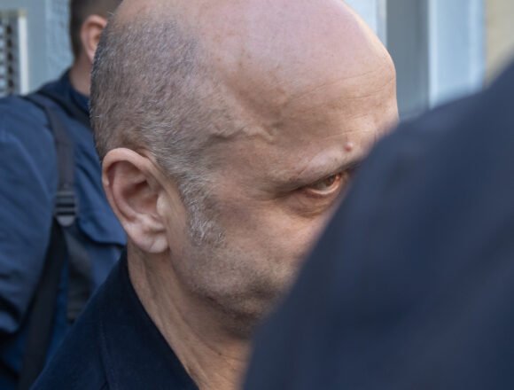 Mile Kekin opet u središtu pozornosti: Objavljena stara snimka s njegova koncerta na kojoj navodno viče “Za dom” – evo što on kaže Mile Kekin opet u središtu pozornosti: Objavljena stara snimka s njegova koncerta na kojoj navodno viče “Za dom” – evo što on kaže