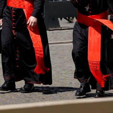 Sužuje se izbor: Kladioničari drže da su ova dva kardinala glavni kandidati za novog papu