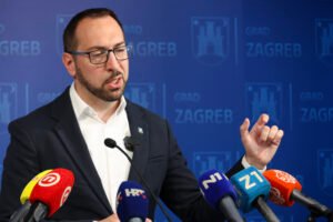 Građani u strahu, ali i za to ima rješenje: Zagrebački holding im šalje ovrhe iako su platili račune, fotografija