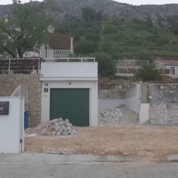 Šef Hrvatskih cesta u akciji: Počeo je rušiti sve što je nezakonitao sagradio. Luksuzna kuća više nikada neće biti ista
