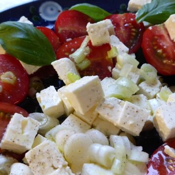 Proljetna salata koja će vas oduševiti: Uz ostale sastojke ključan je domaći vinaigret od bosiljka – evo recepta