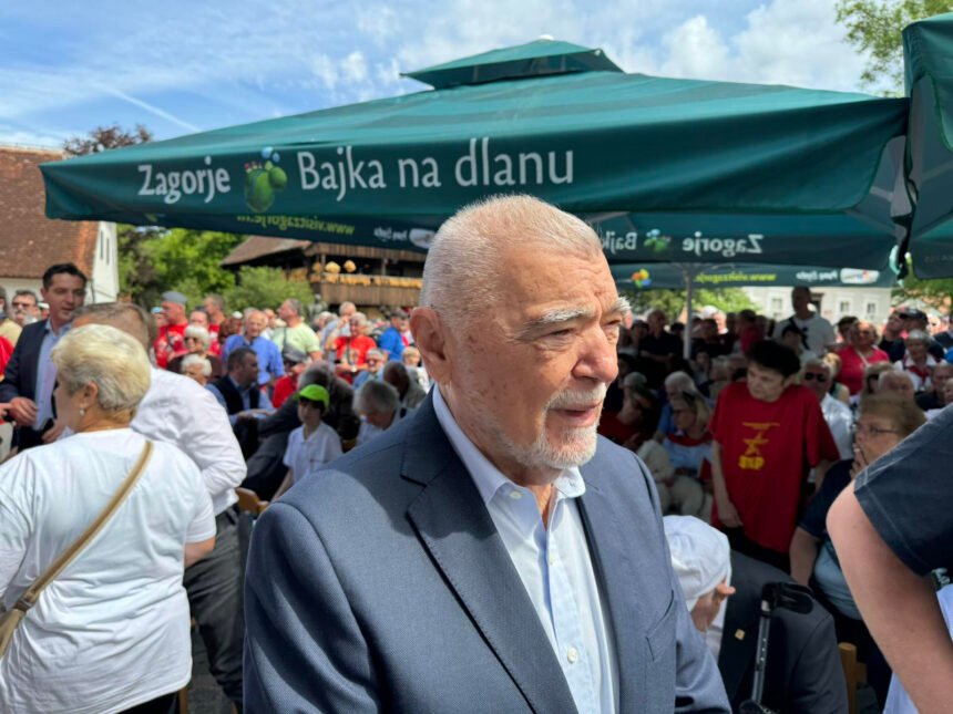Došao i Stipe Mesić: Još uvijek se dive komunističkom diktatoru Titu