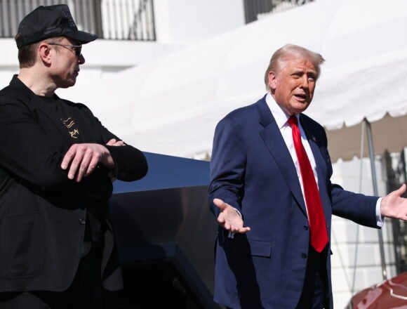 Rat bivših prijatelja: Musk ga žestoko napada, a Trump mu prijeti – razmotrit ću njegovu deportaciju Rat bivših prijatelja: Musk ga žestoko napada, a Trump mu prijeti – razmotrit ću njegovu deportaciju