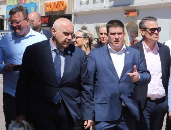 Video “vidovitog” SDP-ovca: HDZ-ovac iskopao “vizionarsku” izjavu svog rivala koji je sve promašio Video “vidovitog” SDP-ovca: HDZ-ovac iskopao “vizionarsku” izjavu svog rivala koji je sve promašio