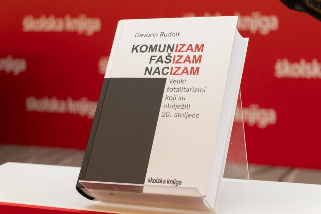 Predstavljena knjiga akademika Davorina Rudolfa: U slovenskim šumama komunisti su ubili 340.000 hrvatskih zarobljenika, fotografija