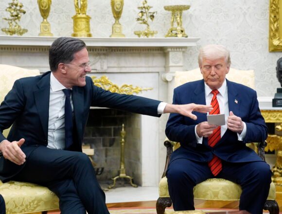 Trump dobio poruku koje se ne bi posramio ni Kim Jong-un: A znate li tko je autor tog ulizivačkog uratka? Trump dobio poruku koje se ne bi posramio ni Kim Jong-un: A znate li tko je autor tog ulizivačkog uratka?