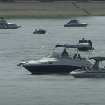 Tradicionalna regata Osijek – Aljmaš: U čast poginulim hrvatskim braniteljima položeni vijenci na ušću Drave u Dunav