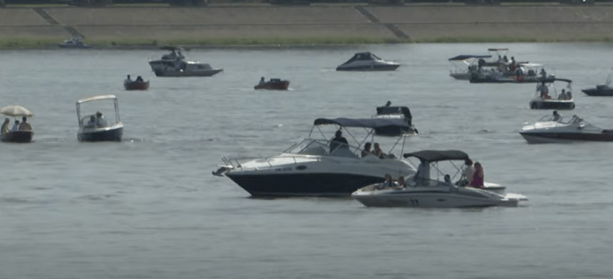 Tradicionalna regata Osijek – Aljmaš: U čast poginulim hrvatskim braniteljima položeni vijenci na ušću Drave u Dunav