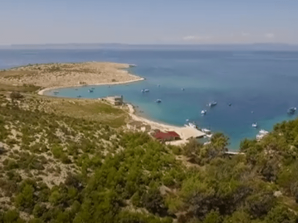 Divlji, lijepi i tužni otok: Poznat i zaboravljen, kad ga napuštate kao da odlazite iz – nekog drugog svijeta Divlji, lijepi i tužni otok: Poznat i zaboravljen, kad ga napuštate kao da odlazite iz – nekog drugog svijeta