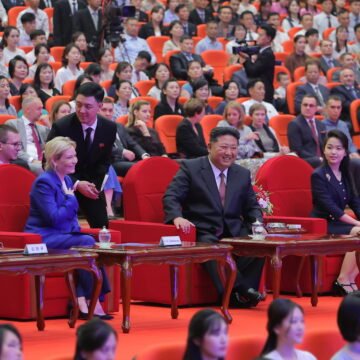 Veliki vođa Kim suznih očiju dočekao mrtve vojnike iz Rusije: A onda je organizirao gala večeru za Putinovu ministricu