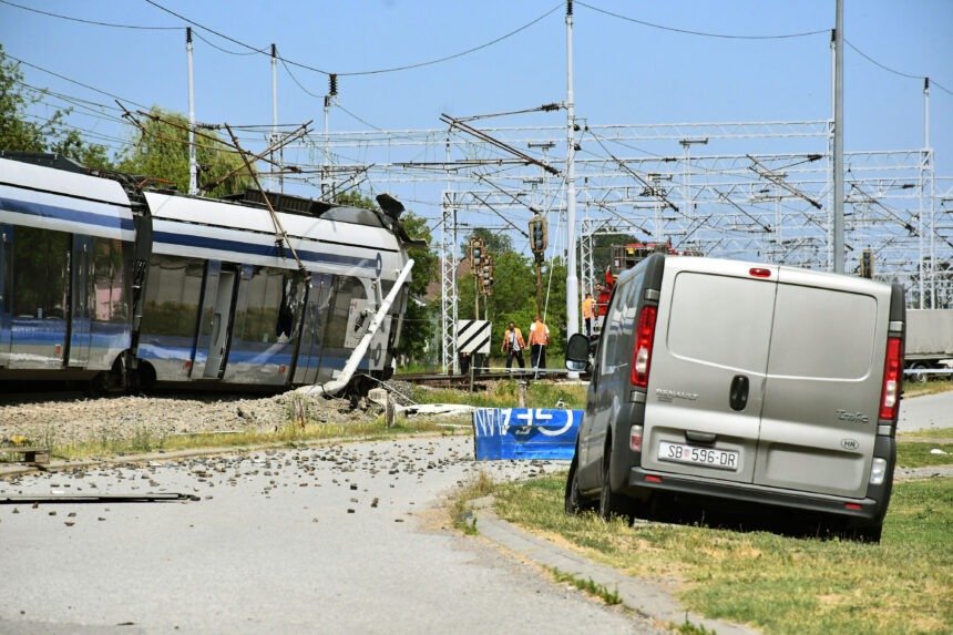 Putnici iz vlaka strave: Vrata su bila zaglavljena i nismo mogli van