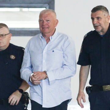 Petrač doveden u Uskok: Na rukama imao lisice, iznio kratku obranu, njegov odvjetnik objasnio što sada slijedi