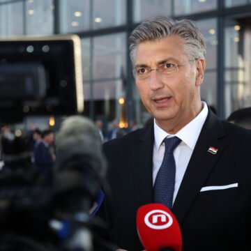 Plenković u Kninu: Oluja je donijela povijesni preokret – uputio je i jasnu poruku Beogradu