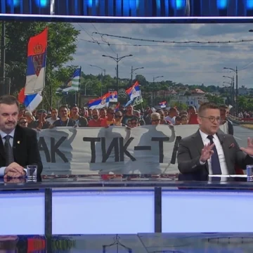 Koja je poruka HRT-ove emisije Otvoreno o  Srbiji: Znakovito je da u emisiji nije bilo najžešćeg kritičara Vučića. Slučajno?