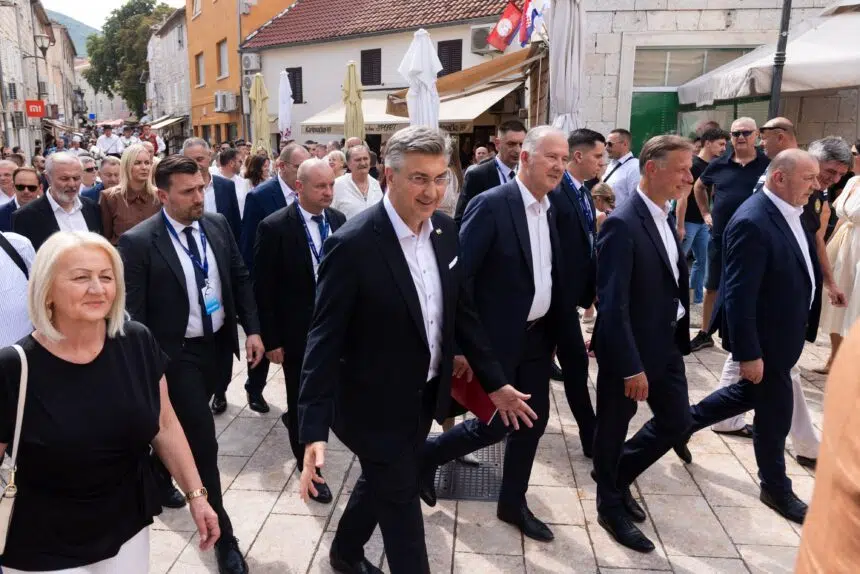 Plenković o pozdravu “Za dom spremni”: Treba ga kažnjavati kad se uzvikuje u Saboru