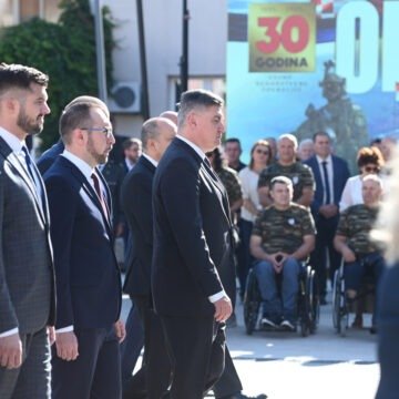 Milanović “bojkotirao” drugi dio svečanosti u Kninu: Je li time omalovažio proslavu Oluju?