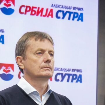 VIDEO: Vučićev ministar doživio moždani udar u emisiji uživo: Nalazi se u teškom stanju