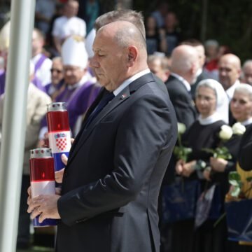 Ministar Medved: Naša je dužnost osuditi zločine i pokopati svaku žrtvu