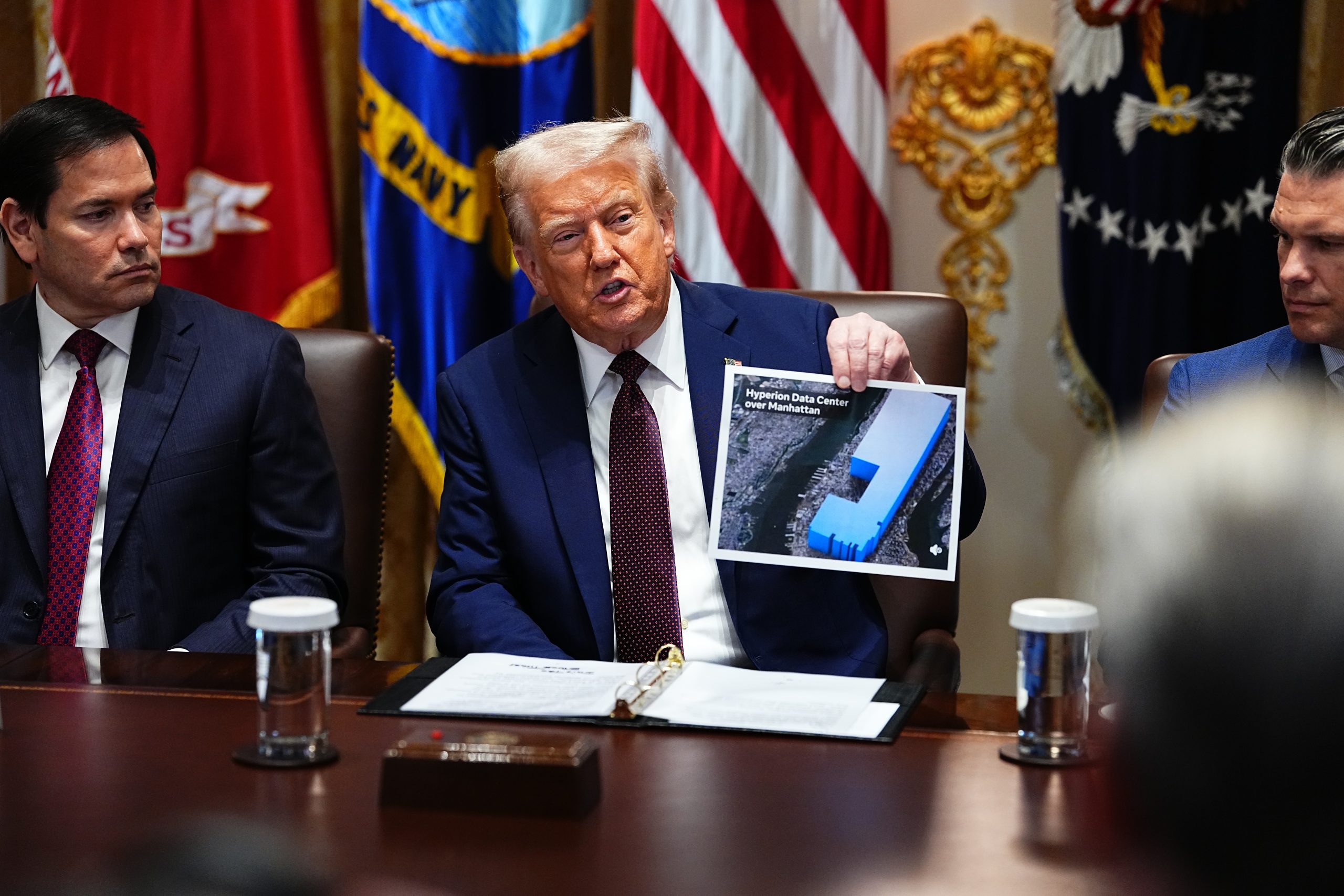 CURE DETALJI: Pedofil Epstein “prodao” djevojku Donaldu Trumpu za 22.500 dolara